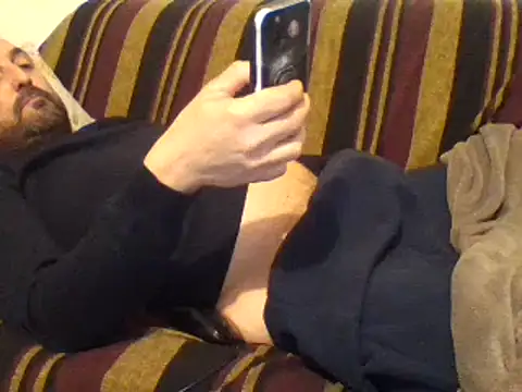 Snapshot of maxxxio12 chatting on March 13, 2025, 10:10 pm maxxxio12 online show from March 13, 2025, 10:10 pm