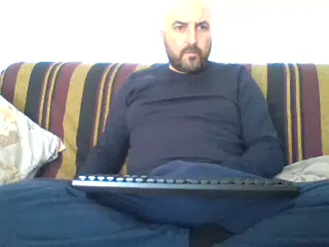 Snapshot of maxxxio12 chatting on March 14, 2025, 10:07 am maxxxio12 online show from March 14, 2025, 10:07 am