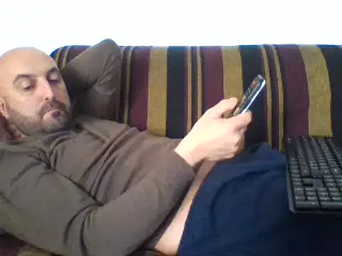 Snapshot of maxxxio12 chatting on March 16, 2025, 2:11 pm maxxxio12 online show from March 16, 2025, 2:11 pm