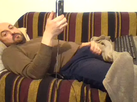 Snapshot of maxxxio12 chatting on March 18, 2025, 9:21 pm maxxxio12 online show from March 18, 2025, 9:21 pm