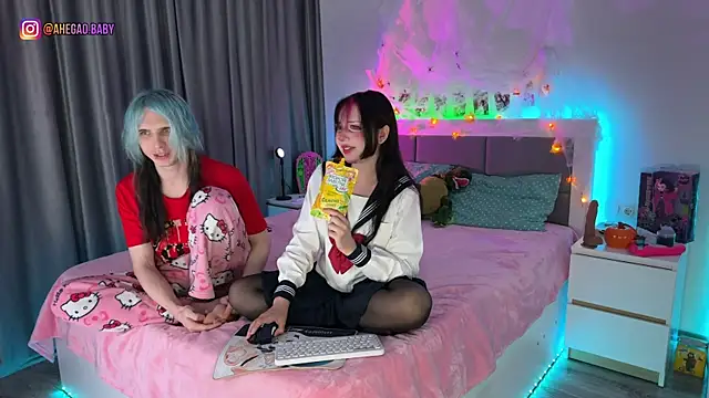 Snapshot of h3ntai_baby chatting on October 29, 2025, 3:58 pm h3ntai baby online show from October 29, 2025, 3:58 pm