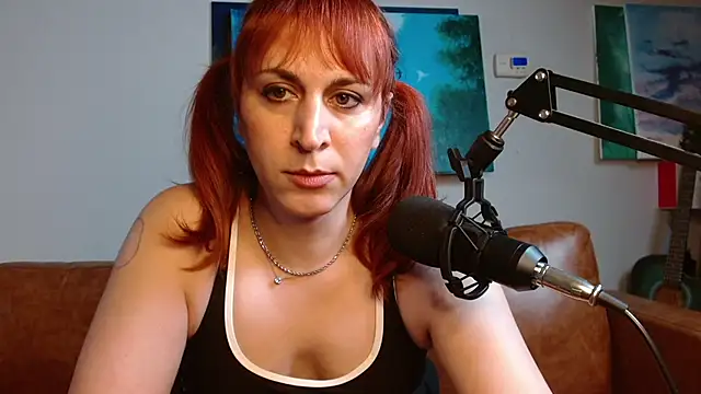 Snapshot of ChewyCandy chatting on October 29, 2025, 11:50 pm ChewyCandy online show from October 29, 2025, 11:50 pm