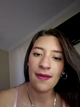 Snapshot of HOLY_DOLL chatting on October 15, 2025, 10:10 pm HOLY DOLL online show from October 15, 2025, 10:10 pm