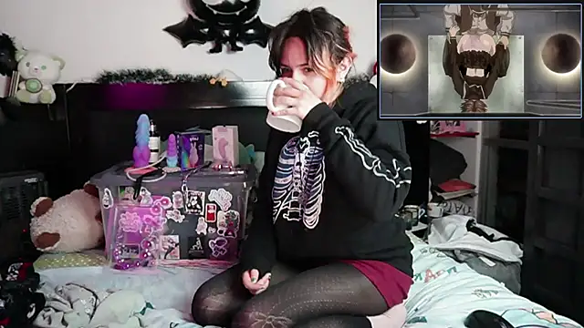 Snapshot of Devil_And_Princess chatting on January 12, 2026, 3:23 am Devil And Princess online show from January 12, 2026, 3:23 am