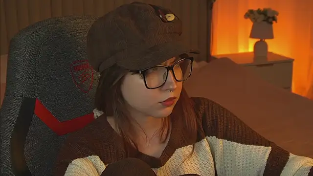 Snapshot of MemoryCadence chatting on October 4, 2025, 3:32 pm MemoryCadence online show from October 4, 2025, 3:32 pm