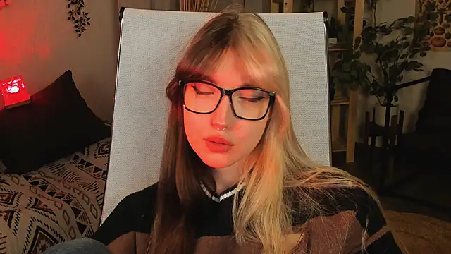 Snapshot of MemoryCadence chatting on October 29, 2025, 2:41 pm MemoryCadence online show from October 29, 2025, 2:41 pm