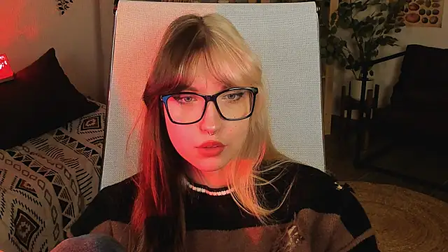 Snapshot of MemoryCadence chatting on October 31, 2025, 3:13 pm MemoryCadence online show from October 31, 2025, 3:13 pm