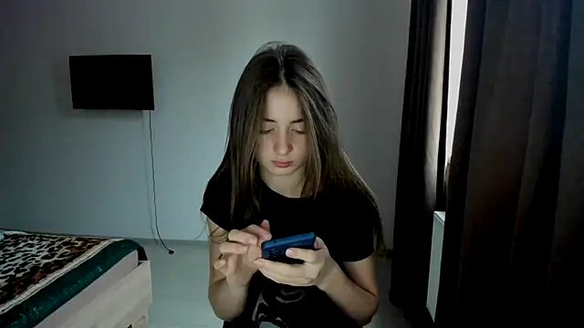 LilyHaart online show from November 7, 2025, 5:29 am