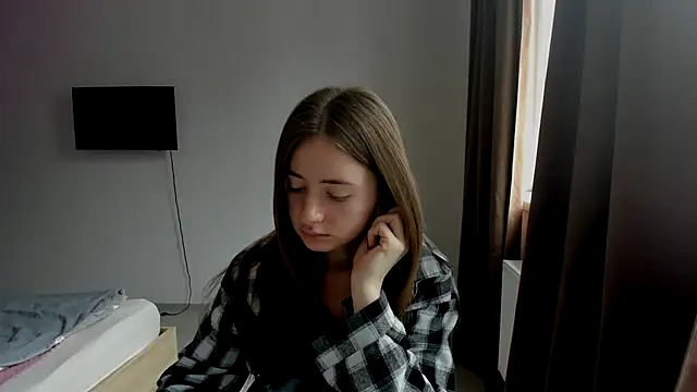 LilyHaart online show from November 17, 2025, 7:58 am