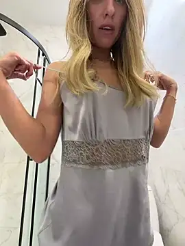 VelvetVabe online show from March 20, 2026, 10:03 pm