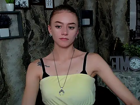 LanaTey online show from October 16, 2025, 3:46 pm