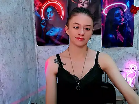 LanaTey online show from December 19, 2025, 8:27 pm