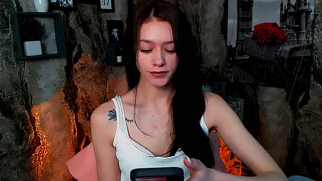 Snapshot of LanaTey chatting on January 19, 2026, 2:43 pm LanaTey online show from January 19, 2026, 2:43 pm