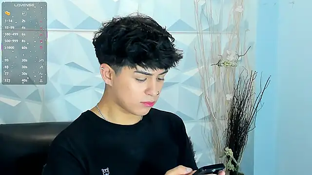 Snapshot of Sam_Daves chatting on October 1, 2025, 1:39 pm Sam Daves online show from October 1, 2025, 1:39 pm