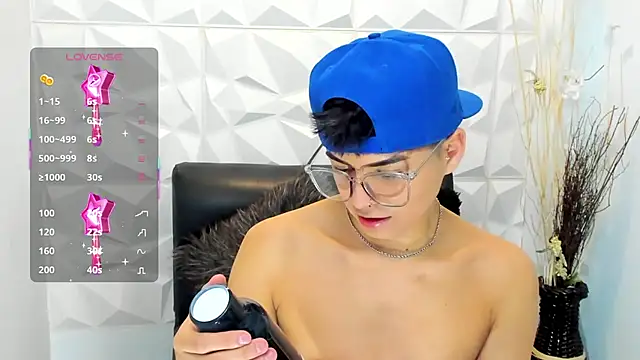 Snapshot of Sam_Daves chatting on November 2, 2025, 1:02 pm Sam Daves online show from November 2, 2025, 1:02 pm