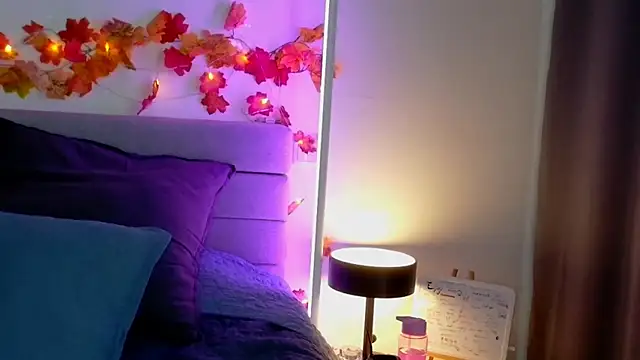 SweetDarling7 online show from November 13, 2025, 1:21 pm