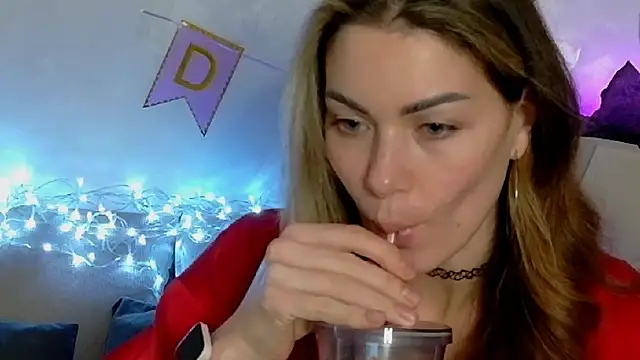 SweetDarling7 online show from December 15, 2025, 5:17 pm