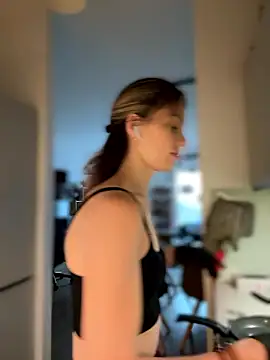 Snapshot of SweetDarling7 chatting on January 14, 2026, 2:01 pm SweetDarling7 online show from January 14, 2026, 2:01 pm