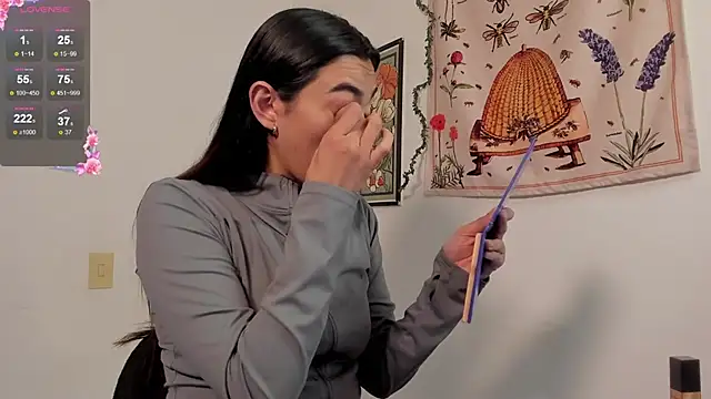 Gabee7  online show from October 27, 2025, 4:33 pm