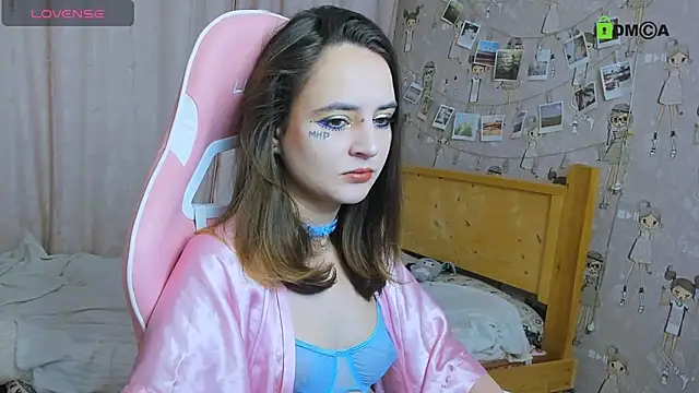 Snapshot of Elaine_Hard chatting on November 18, 2025, 7:18 pm Elaine Hard online show from November 18, 2025, 7:18 pm