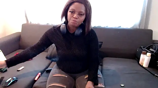 LustyDeziree1 online show from October 13, 2025, 12:05 pm