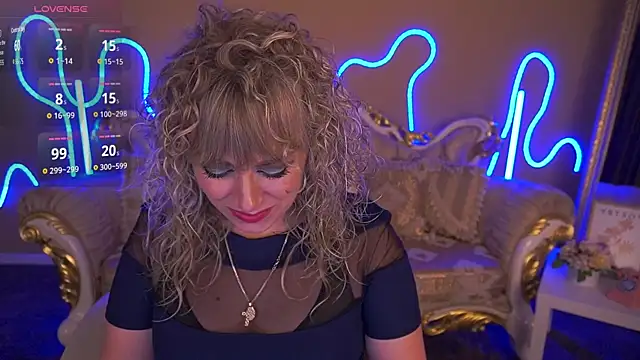 Snapshot of CandyLadyyy chatting on October 24, 2025, 9:00 pm CandyLadyyy online show from October 24, 2025, 9:00 pm