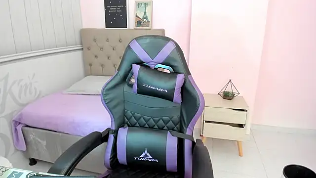 Tania Duque online show from November 13, 2025, 3:22 pm