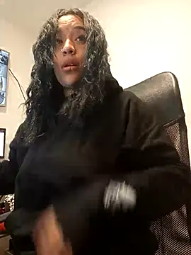 Snapshot of IsisBathory chatting on March 14, 2025, 11:56 am IsisBathory online show from March 14, 2025, 11:56 am