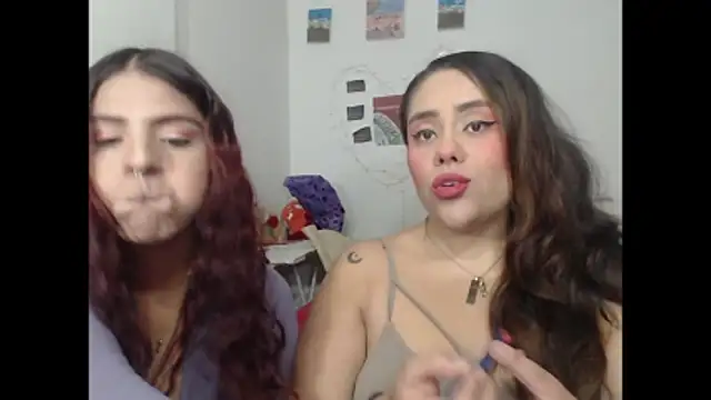 Snapshot of nicky_andcamil chatting on November 21, 2025, 10:52 pm nicky andcamil online show from November 21, 2025, 10:52 pm