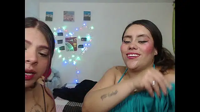 Snapshot of nicky_andcamil chatting on February 27, 2026, 8:42 pm nicky andcamil online show from February 27, 2026, 8:42 pm