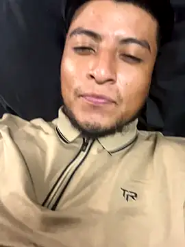 YAHIRALEJANDRIIIIII online show from October 8, 2025, 1:03 am