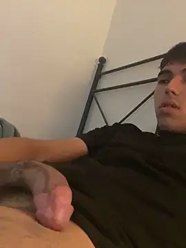 Snapshot of guarrillo21 chatting on November 12, 2025, 2:50 pm guarrillo21 online show from November 12, 2025, 2:50 pm