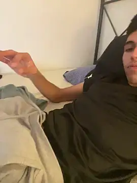 Snapshot of guarrillo21 chatting on March 18, 2026, 5:05 pm guarrillo21 online show from March 18, 2026, 5:05 pm