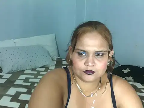 clover cams1874 online show from September 9, 2025, 6:07 pm