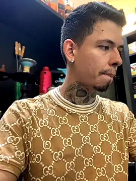 craxybaby online show from October 17, 2025, 4:42 pm