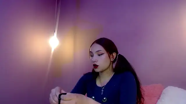 Snapshot of Rose_Fire1 chatting on March 22, 2025, 8:15 pm Rose Fire1 online show from March 22, 2025, 8:15 pm