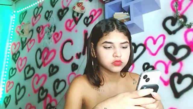 Snapshot of kityy_playful chatting on November 13, 2025, 4:44 am kityy playful online show from November 13, 2025, 4:44 am