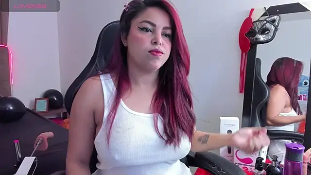 Mehlany Moretz online show from November 15, 2025, 3:04 am