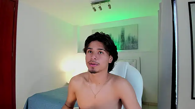 MathewAdams online show from November 28, 2025, 6:32 pm