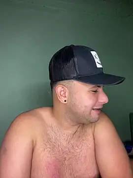 Snapshot of Mr_brian03 chatting on February 8, 2026, 5:00 am Mr brian03 online show from February 8, 2026, 5:00 am