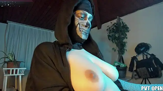 Snapshot of cos_operator chatting on February 11, 2026, 6:13 pm cos operator online show from February 11, 2026, 6:13 pm