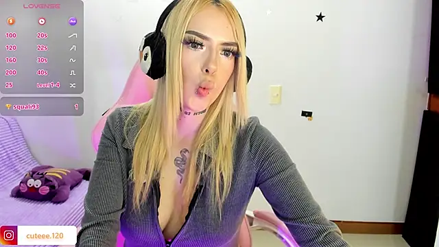Snapshot of Emma_cute11 chatting on April 1, 2026, 9:34 pm Emma cute11 online show from April 1, 2026, 9:34 pm