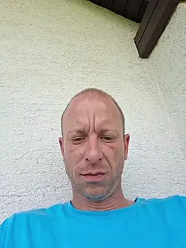 Snapshot of svenpfeifer chatting on June 23, 2026, 10:46 am svenpfeifer online show from June 23, 2026, 10:46 am