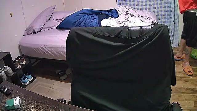 Muffdiver718 online show from March 21, 2025, 12:07 am