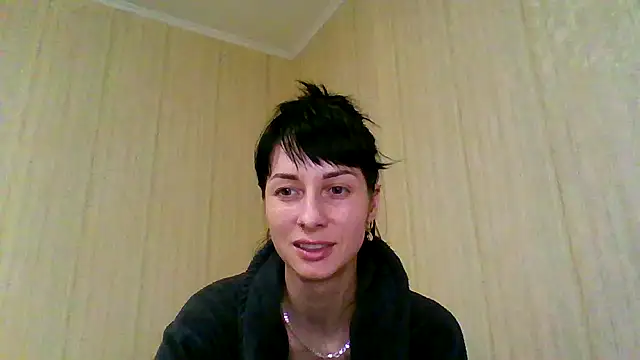 Snapshot of _Black-Panther_ chatting on December 3, 2025, 8:40 pm Black-Panther online show from December 3, 2025, 8:40 pm