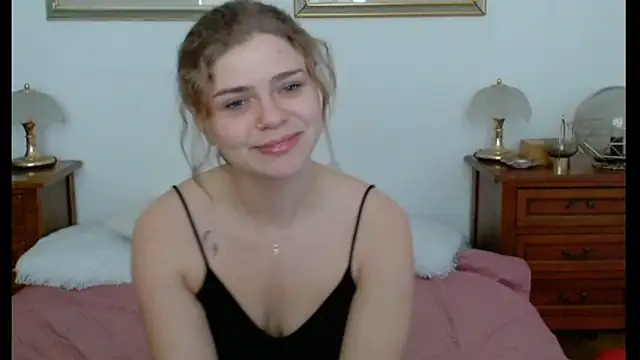Snapshot of HaleyReedme chatting on March 13, 2025, 7:31 am HaleyReedme online show from March 13, 2025, 7:31 am