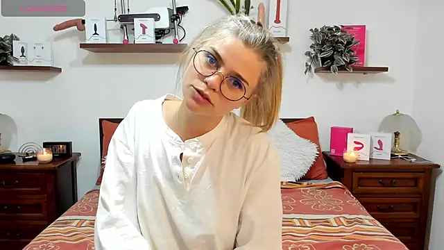 Snapshot of HaleyReedme chatting on October 5, 2025, 9:51 am HaleyReedme online show from October 5, 2025, 9:51 am