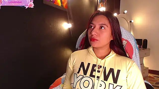 Snapshot of yes0225 chatting on February 3, 2026, 1:27 pm yes0225 online show from February 3, 2026, 1:27 pm