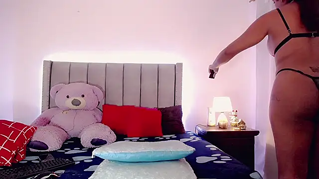 taniababy online show from September 25, 2025, 12:31 pm