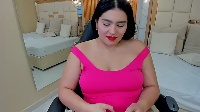 eva sainnt online show from March 18, 2025, 2:48 pm